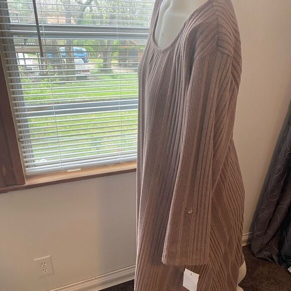 AGB Mauve scoop neck Rib Knit 3/4 sleeves Shift dress, size 3X - Picture 2 of 4